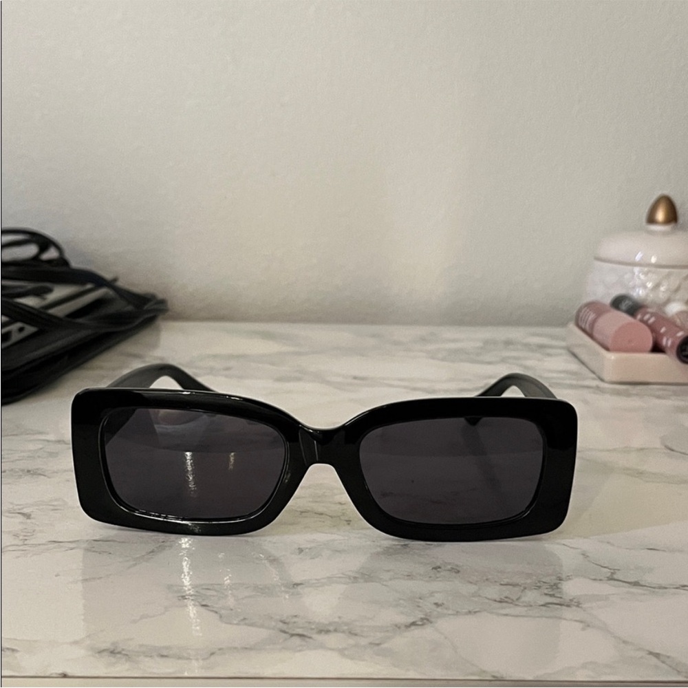 Women’s Black Rectangular Oversized Sunglasses